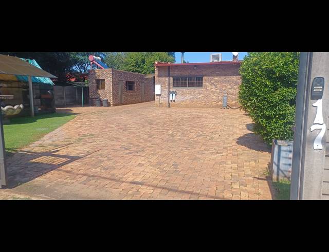 3 BEDROOM HOUSE FOR SALE IN HENLEY ON KLIP